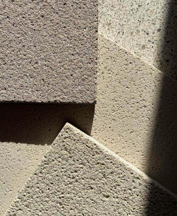 Disposition de plaque Acrytherm pour montrer les finitions.